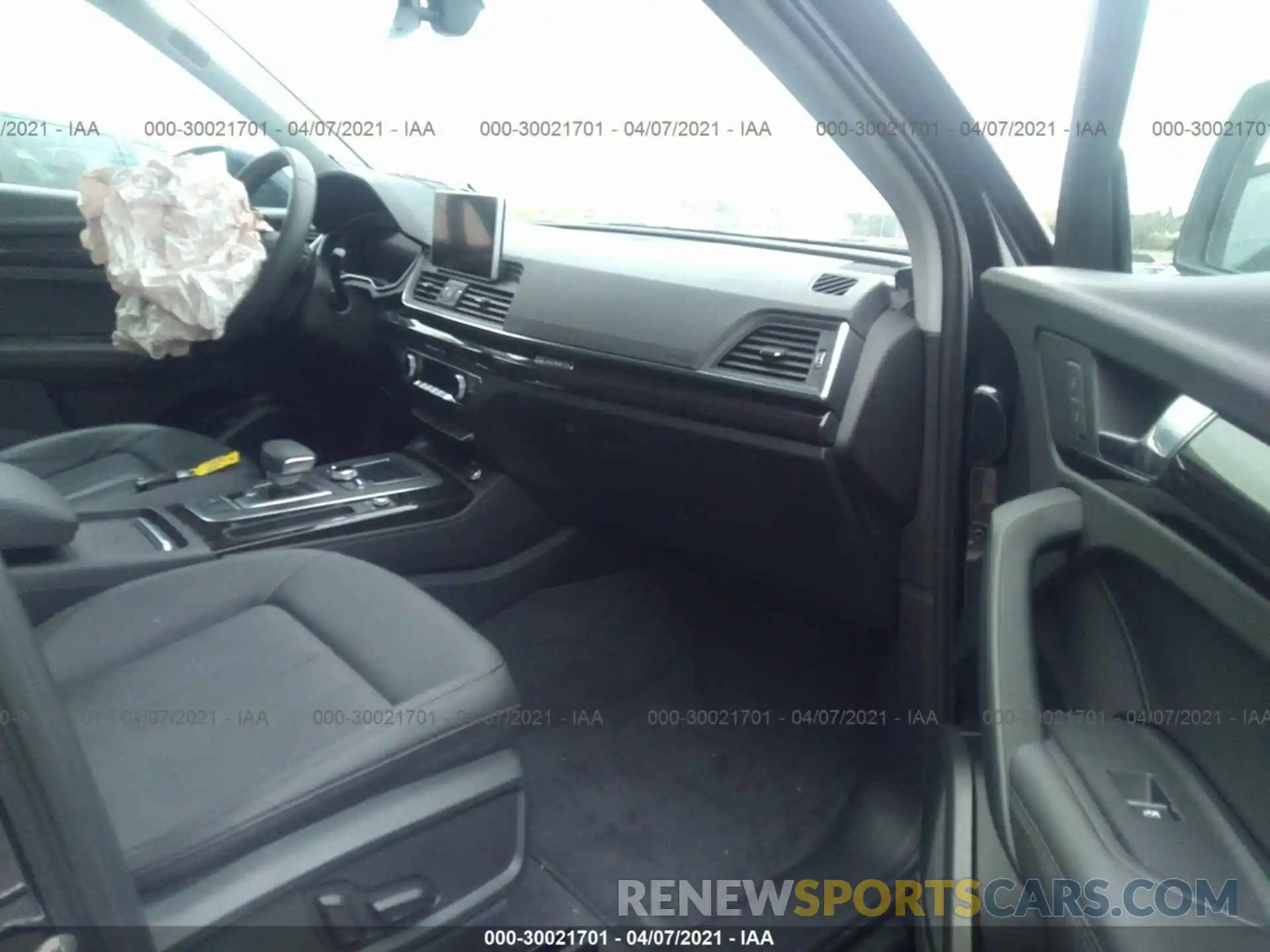 5 Photograph of a damaged car WA1BNAFY3L2020386 AUDI Q5 2020