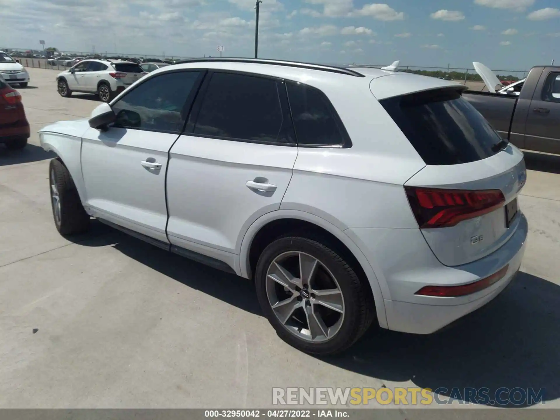 3 Photograph of a damaged car WA1BNAFY3L2024695 AUDI Q5 2020