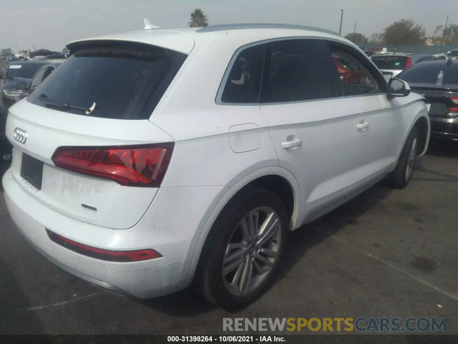 4 Photograph of a damaged car WA1BNAFY5L2057701 AUDI Q5 2020