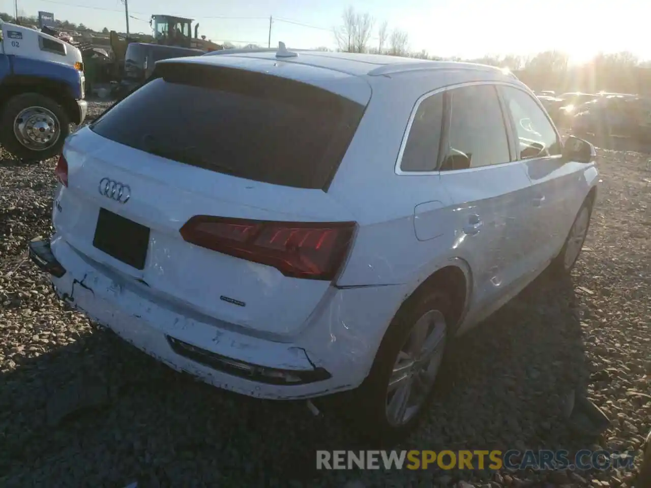 4 Photograph of a damaged car WA1BNAFY5L2076684 AUDI Q5 2020