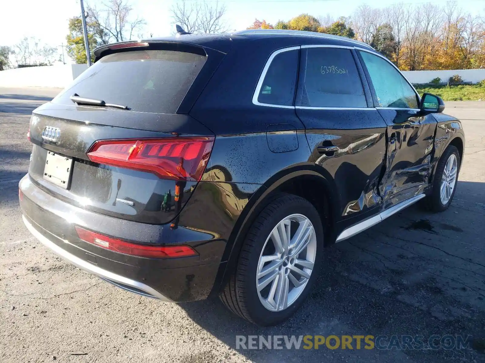 4 Photograph of a damaged car WA1BNAFY5L2091279 AUDI Q5 2020