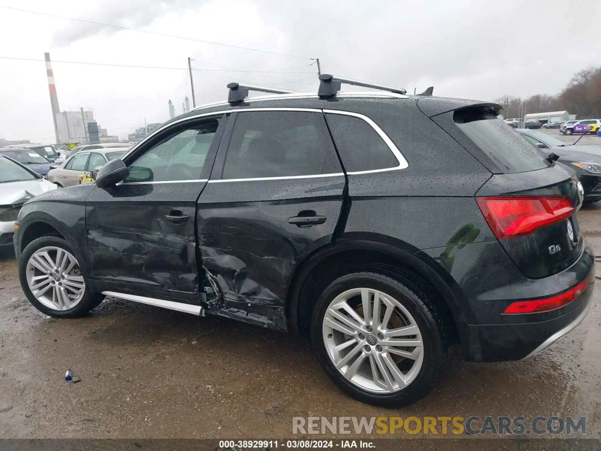 14 Photograph of a damaged car WA1BNAFY6L2003744 AUDI Q5 2020