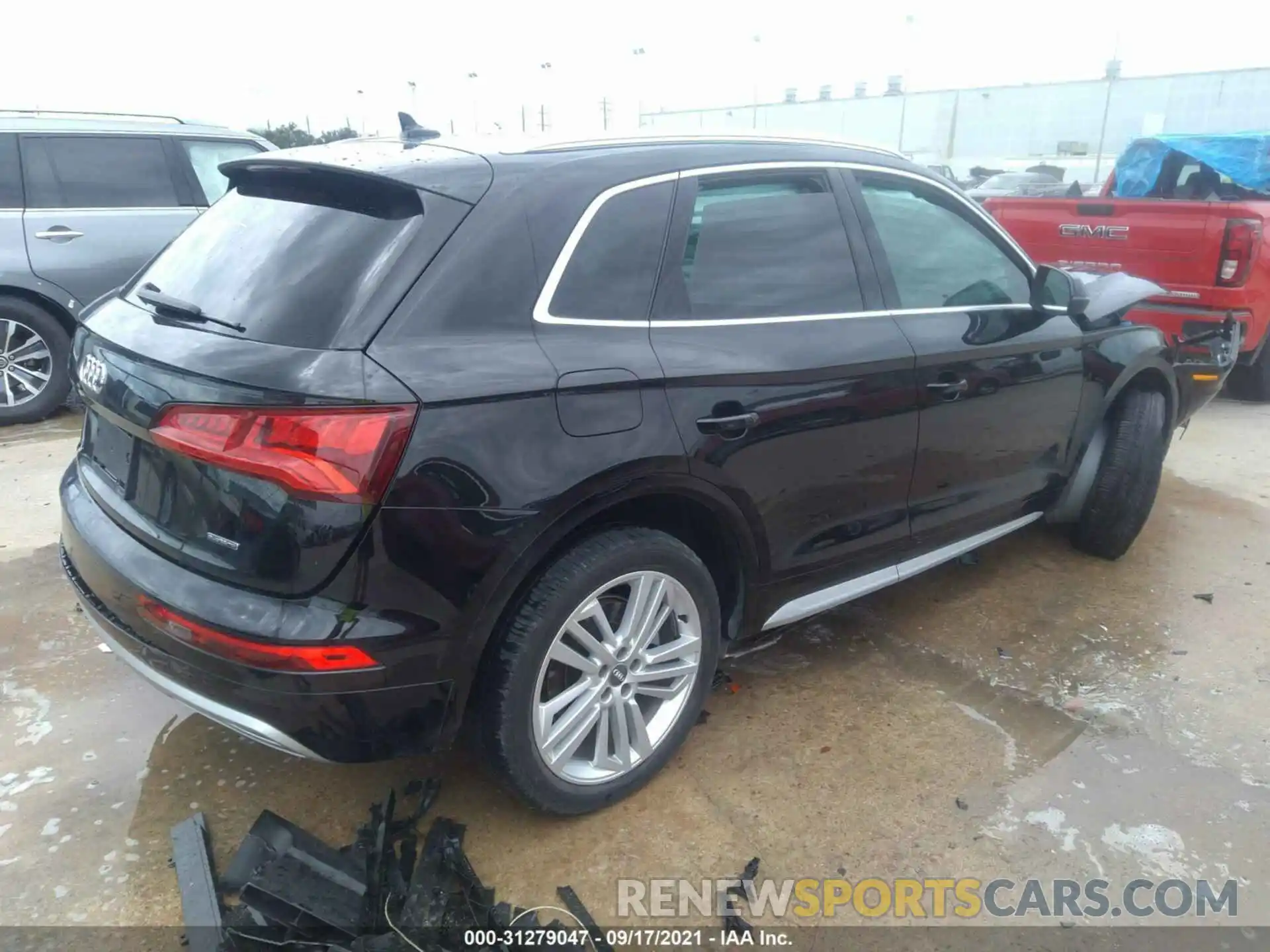 4 Photograph of a damaged car WA1BNAFY6L2051311 AUDI Q5 2020