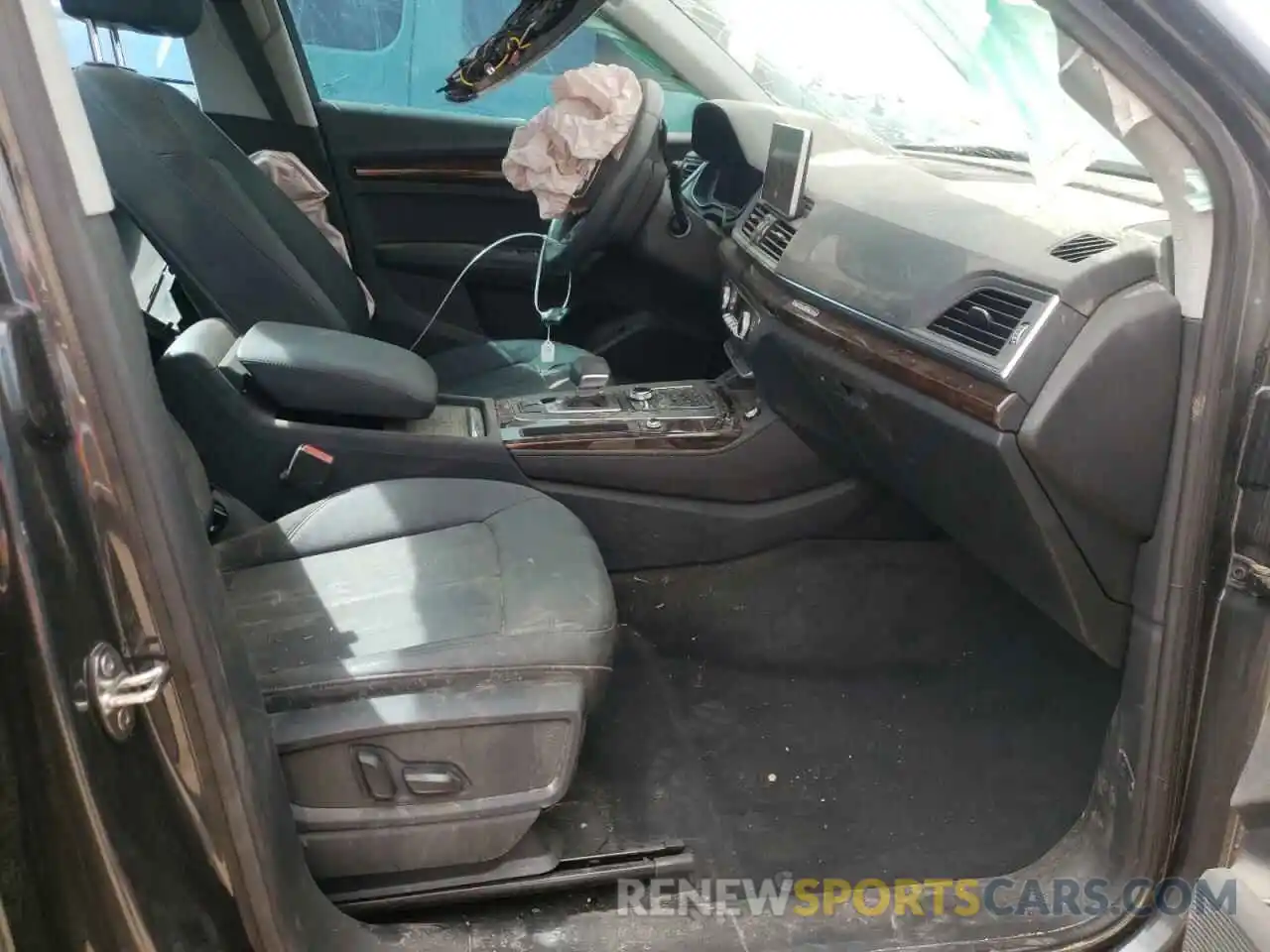 5 Photograph of a damaged car WA1BNAFY7L2080297 AUDI Q5 2020