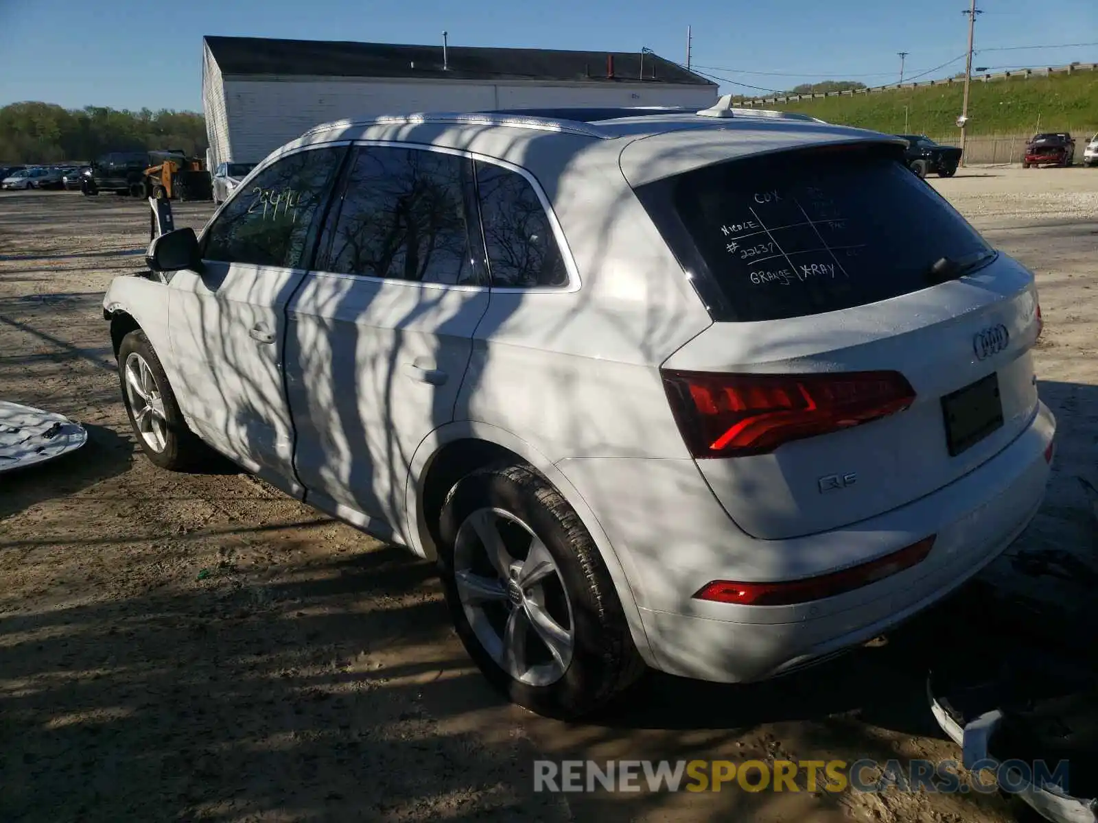 3 Фотография поврежденного автомобиля WA1BNAFY8L2030542 AUDI Q5 2020