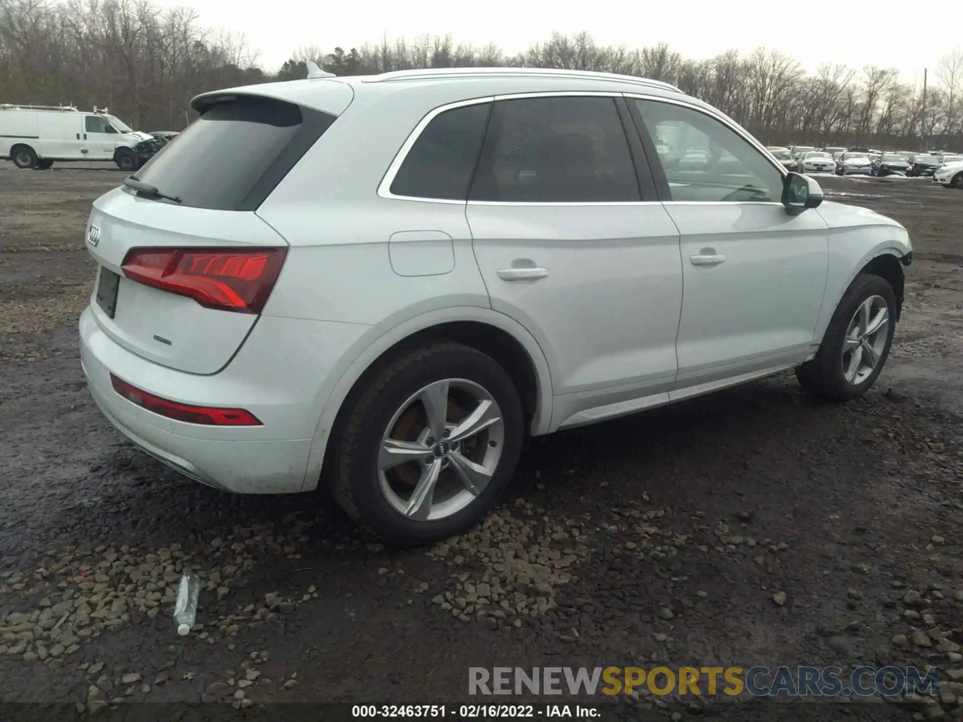 4 Photograph of a damaged car WA1BNAFY9L2072069 AUDI Q5 2020