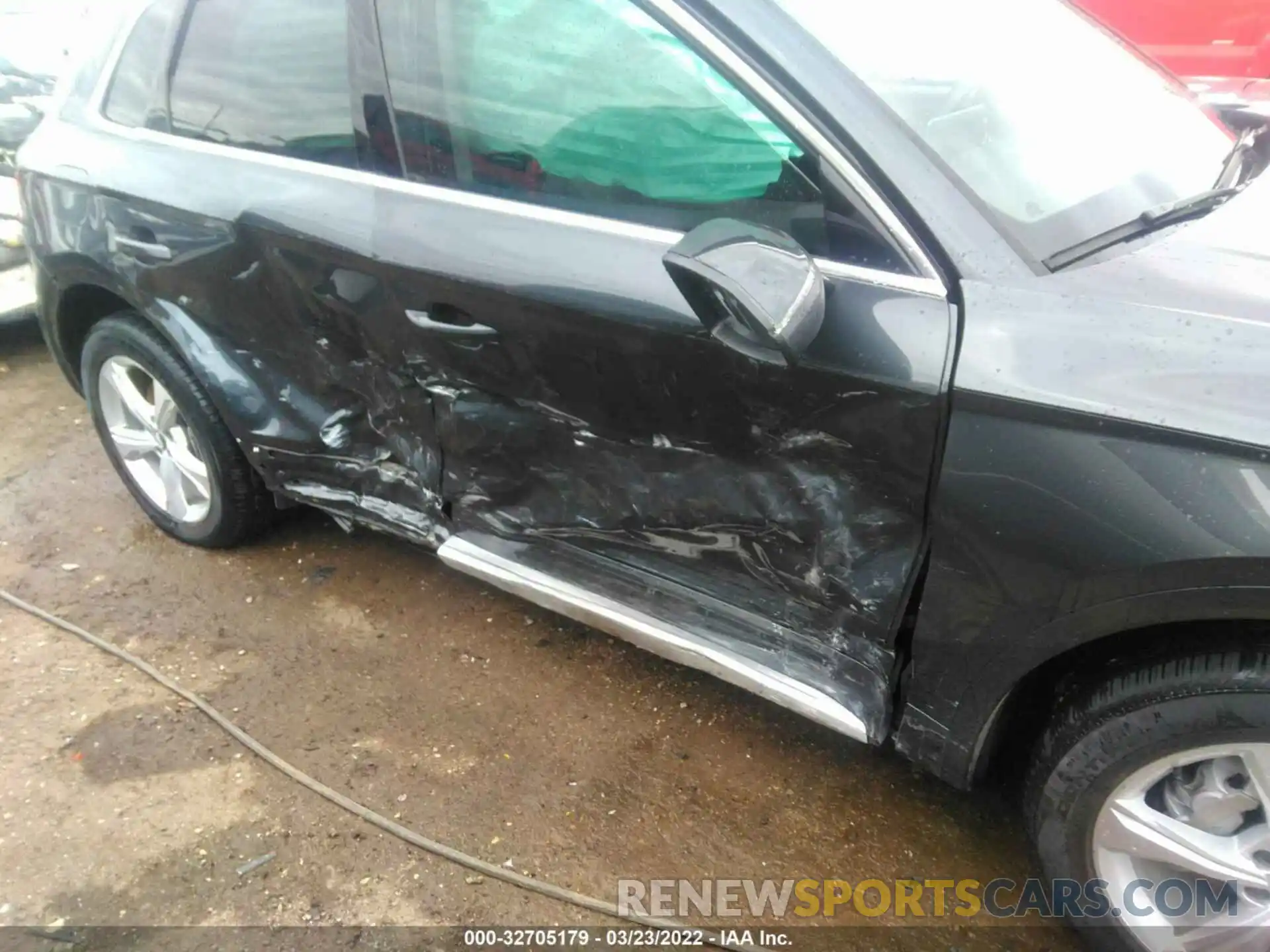 6 Photograph of a damaged car WA1BNAFYXL2005853 AUDI Q5 2020