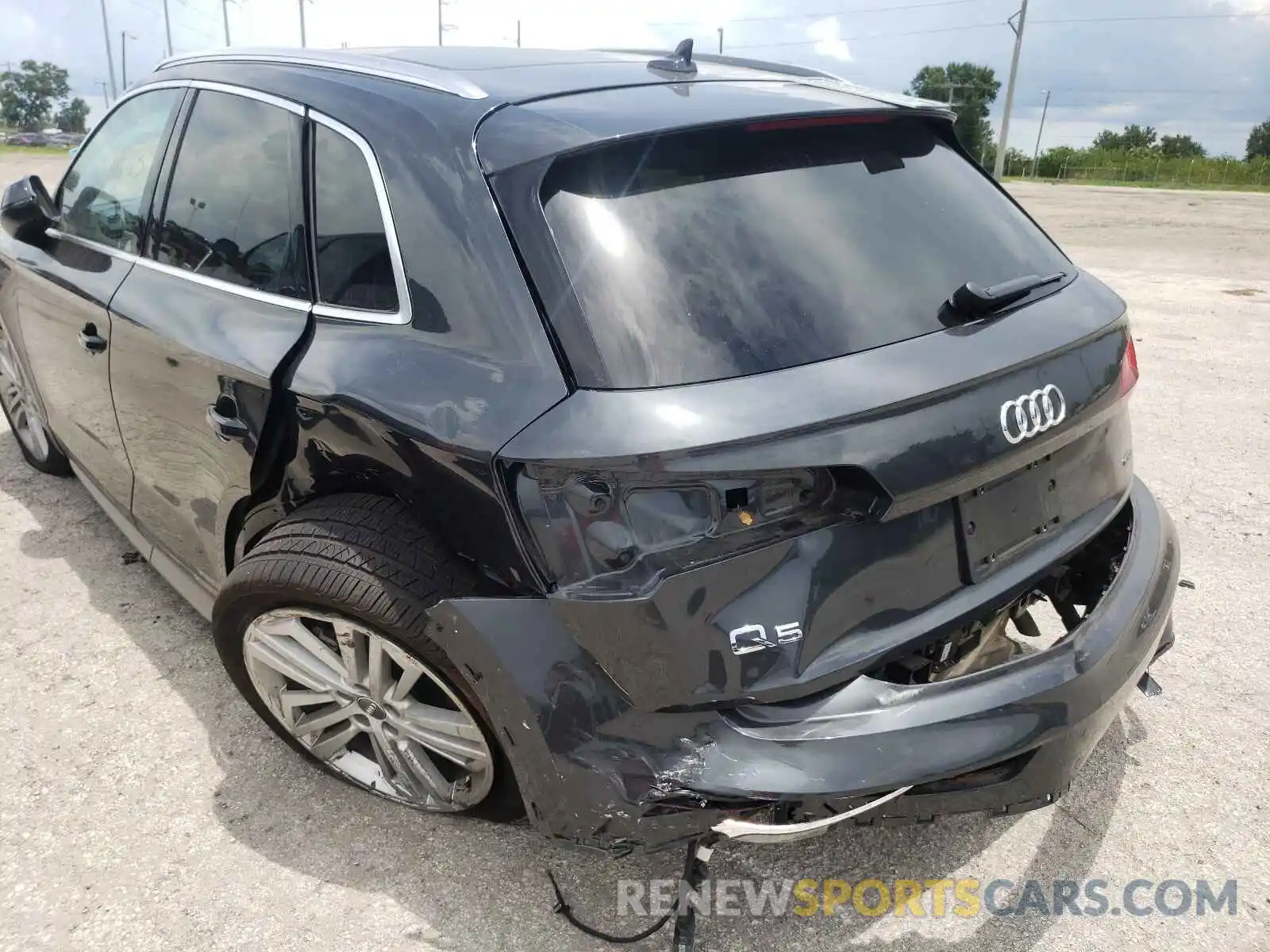 9 Photograph of a damaged car WA1BNAFYXL2018537 AUDI Q5 2020