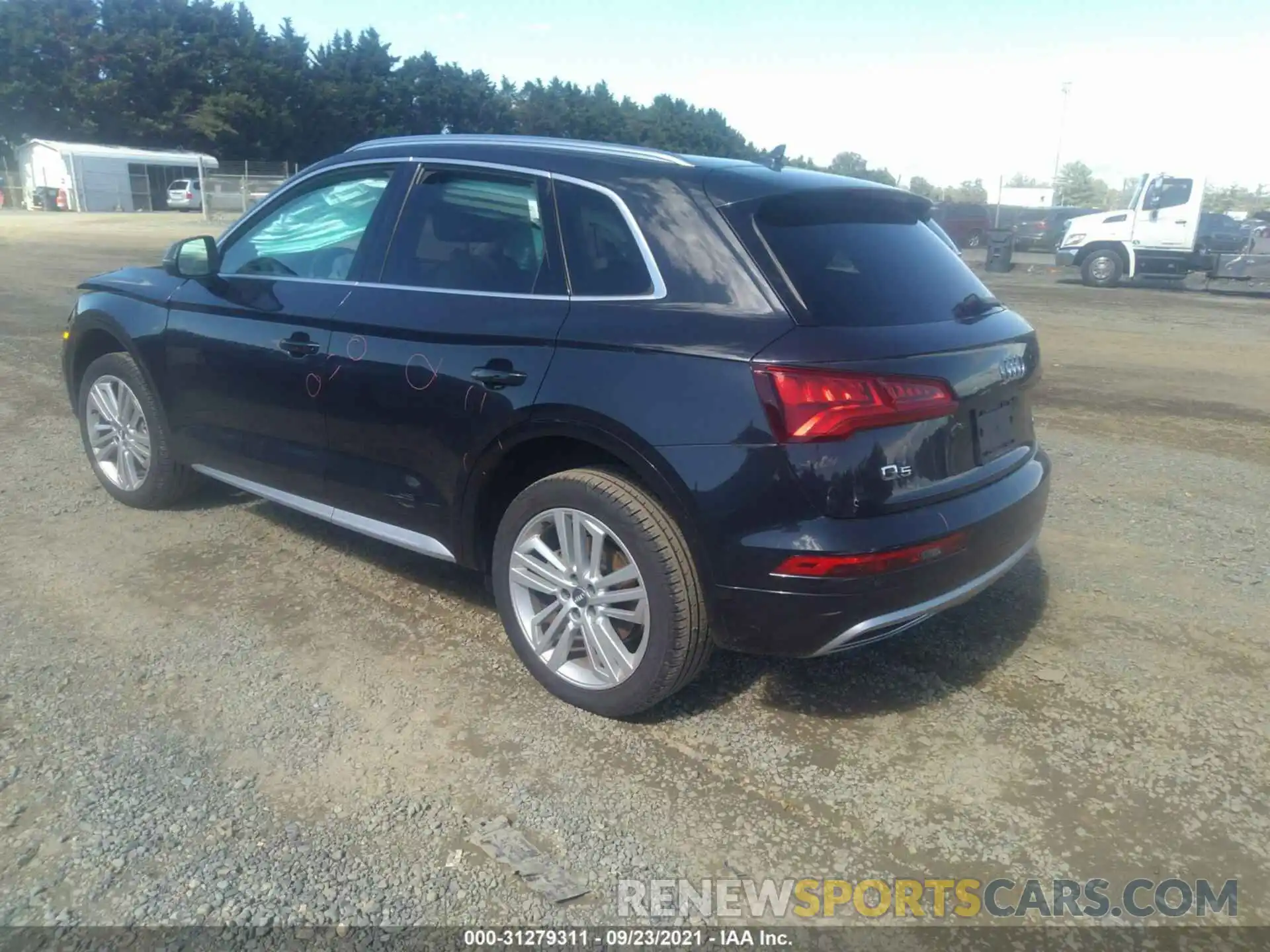 3 Фотография поврежденного автомобиля WA1BNAFYXL2058200 AUDI Q5 2020