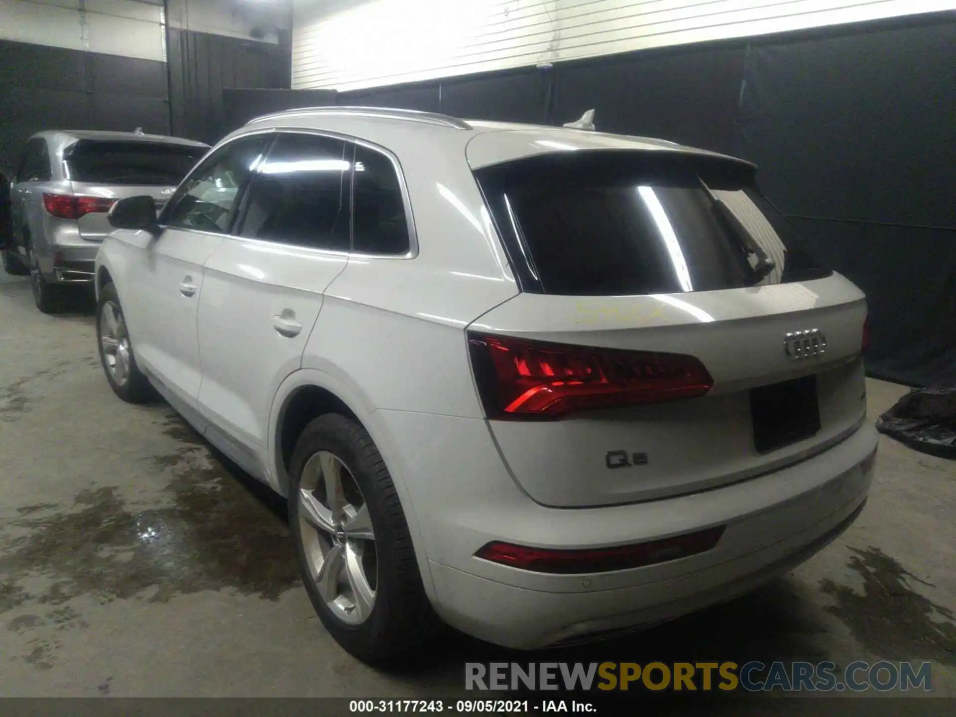 3 Фотография поврежденного автомобиля WA1BNAFYXL2090886 AUDI Q5 2020