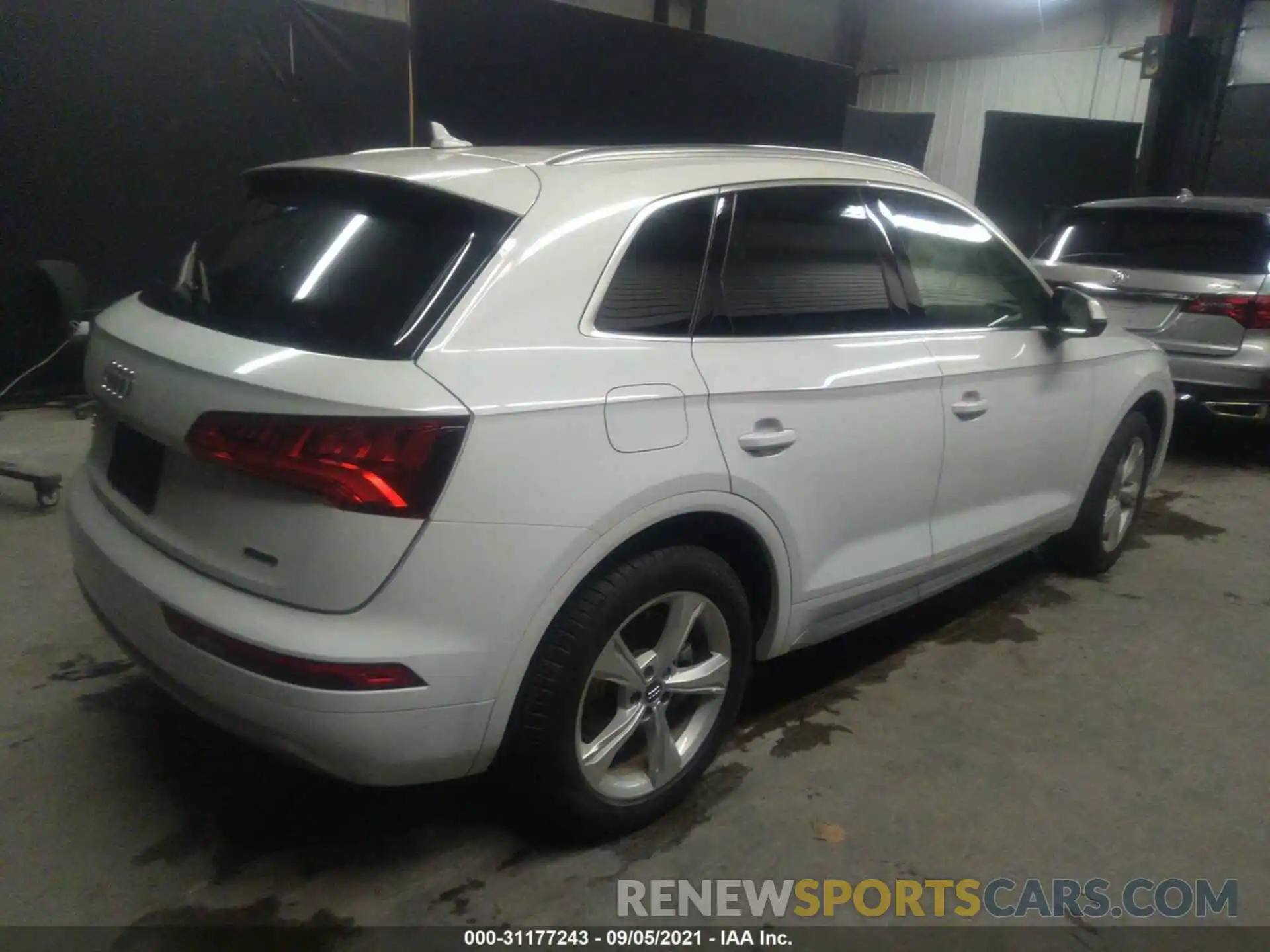 4 Фотография поврежденного автомобиля WA1BNAFYXL2090886 AUDI Q5 2020