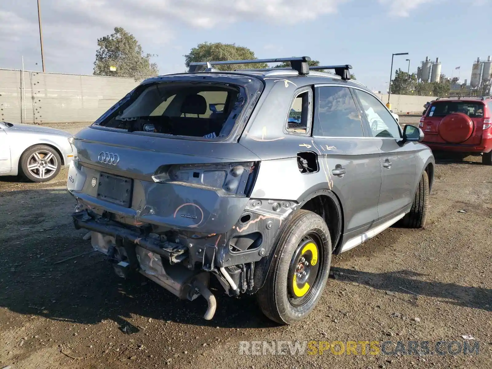 4 Photograph of a damaged car WA1BNAFYXL2099135 AUDI Q5 2020