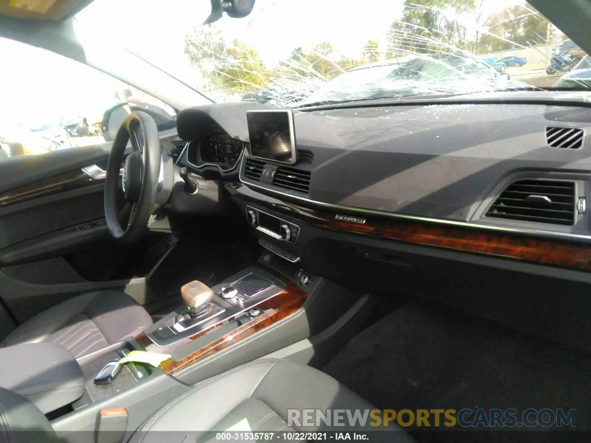 5 Photograph of a damaged car WA1BNAFYXL2103121 AUDI Q5 2020