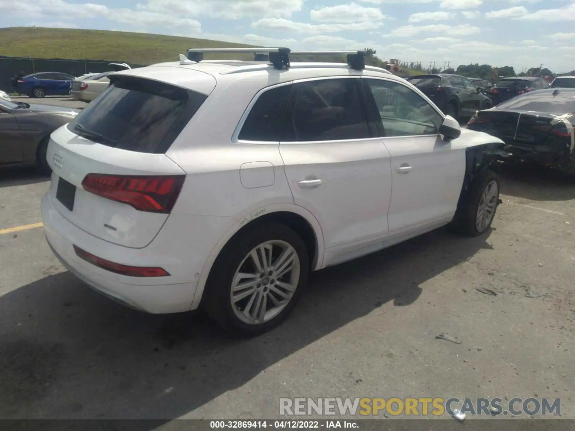 4 Photograph of a damaged car WA1CNAFY8L2065375 AUDI Q5 2020