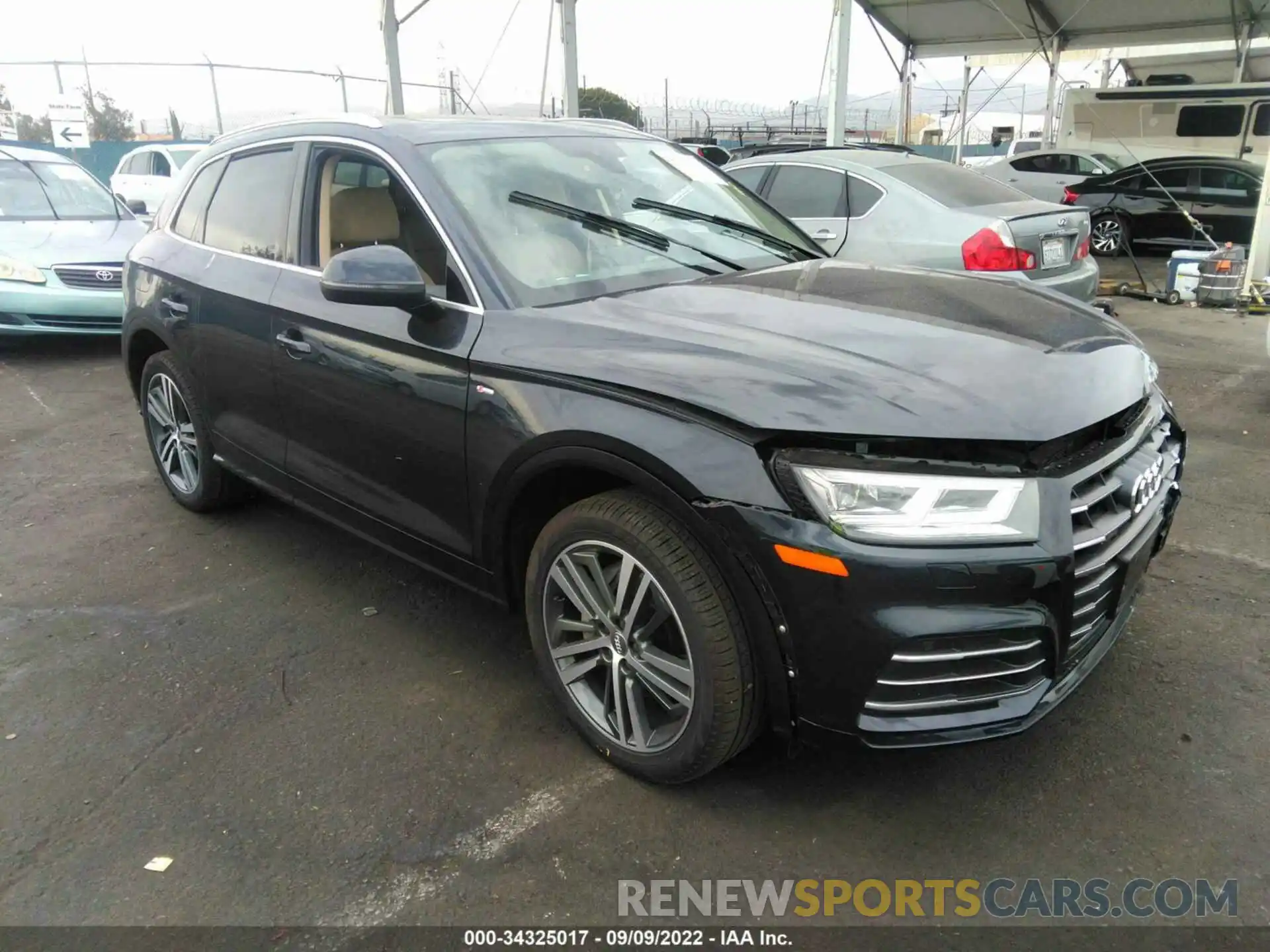 1 Photograph of a damaged car WA1E2AFY0L2067588 AUDI Q5 2020