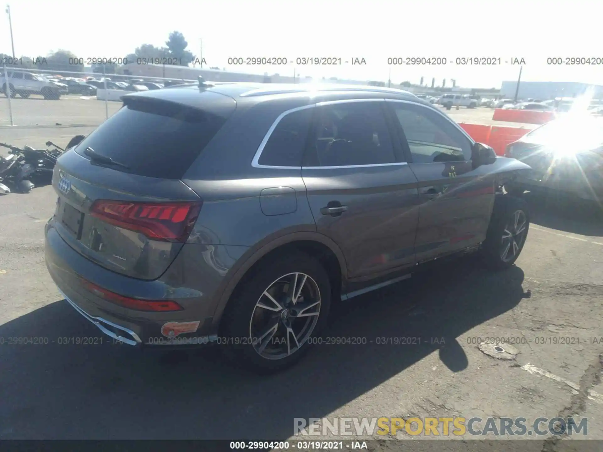 4 Photograph of a damaged car WA1E2AFY3L2080450 AUDI Q5 2020