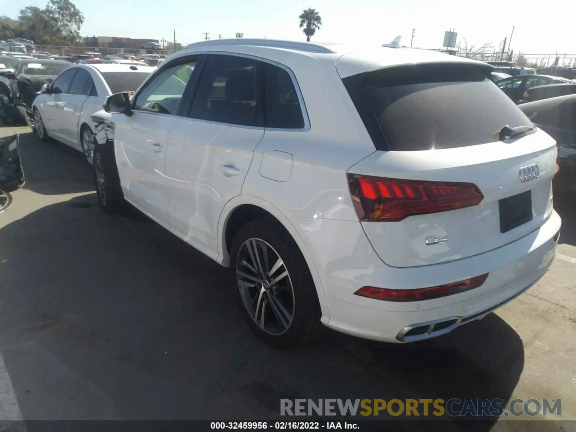 3 Photograph of a damaged car WA1E2AFY6L2105759 AUDI Q5 2020