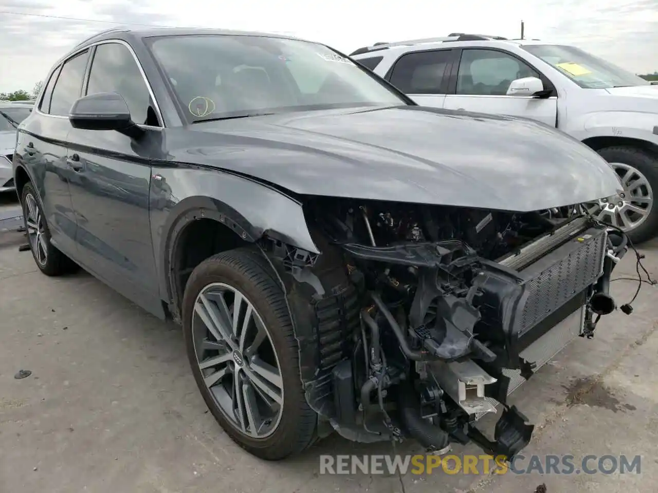 1 Photograph of a damaged car WA1E2AFY8L2046312 AUDI Q5 2020