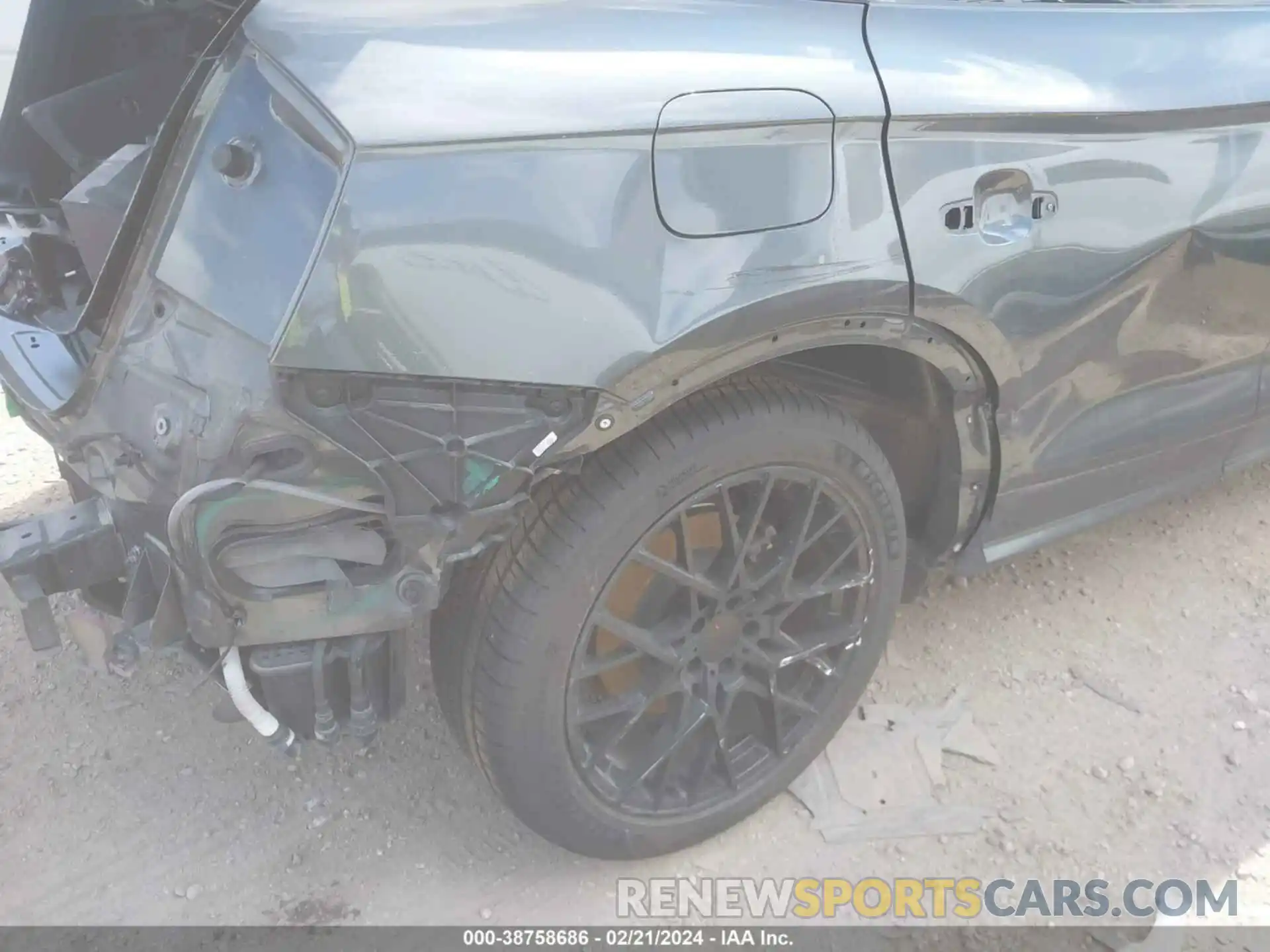 6 Photograph of a damaged car WA1ENAFY2L2110027 AUDI Q5 2020