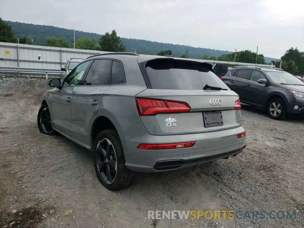 3 Photograph of a damaged car WA1ENAFY4L2039963 AUDI Q5 2020