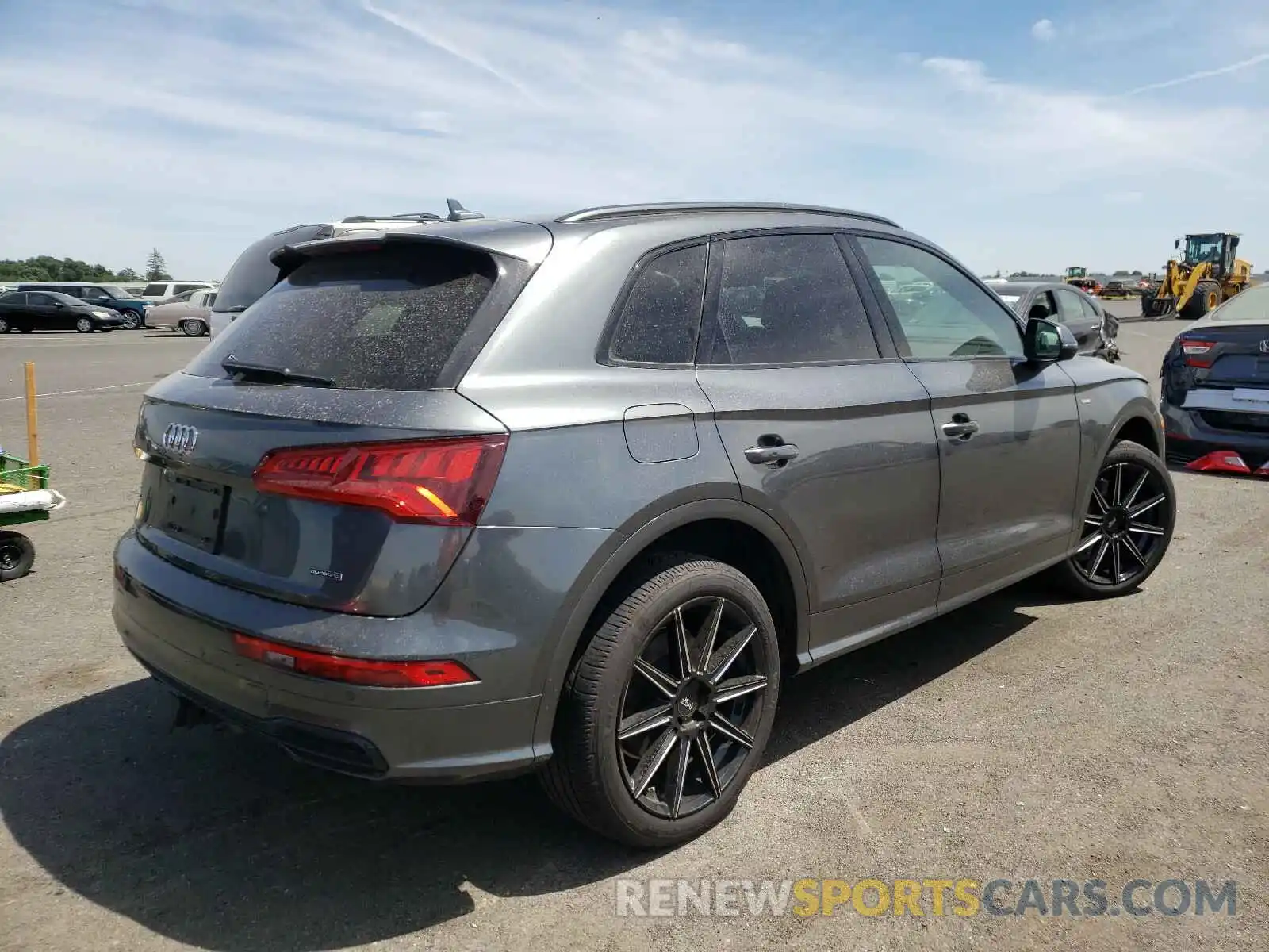 4 Photograph of a damaged car WA1ENAFY6L2074584 AUDI Q5 2020