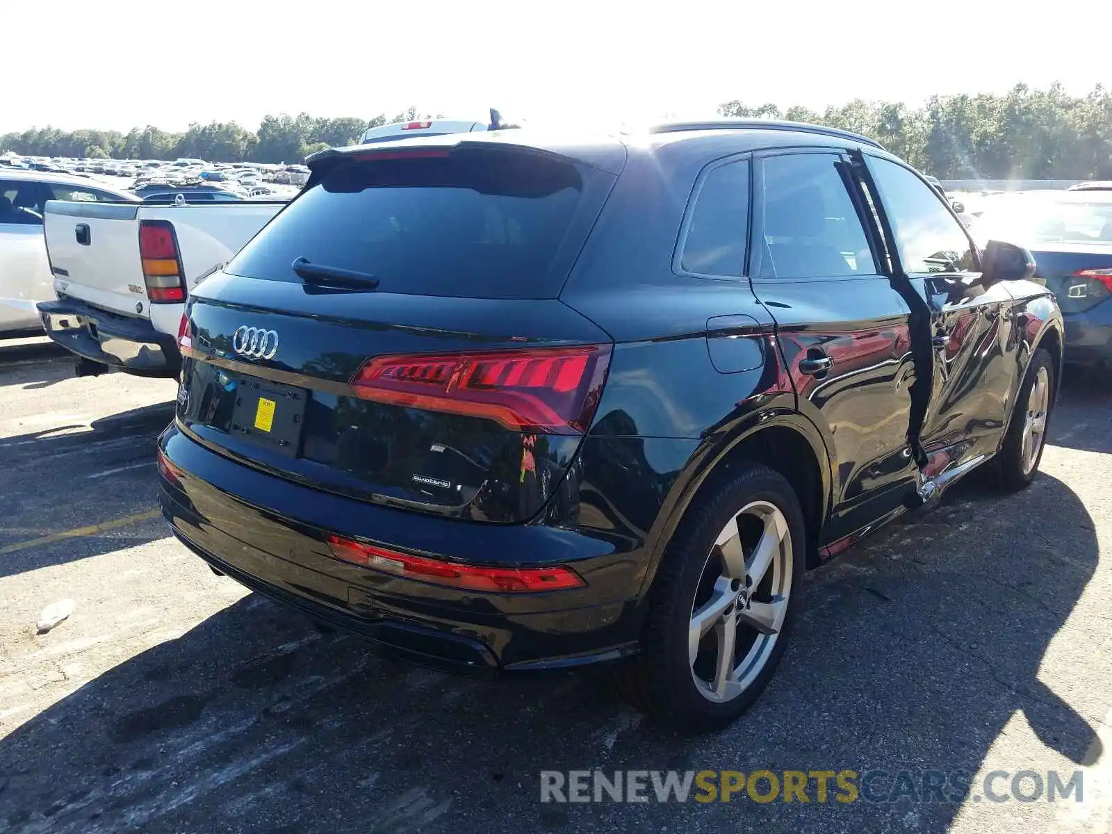 4 Photograph of a damaged car WA1ENAFY7L2102571 AUDI Q5 2020