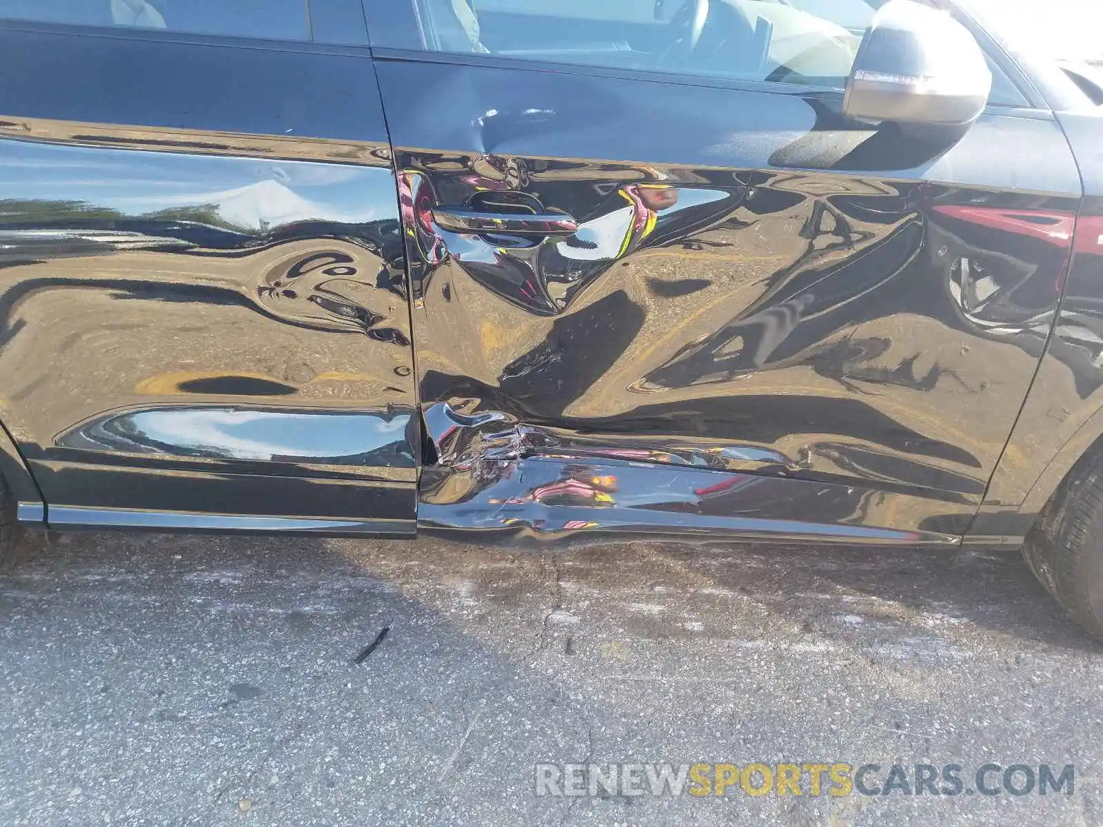 9 Photograph of a damaged car WA1ENAFY7L2102571 AUDI Q5 2020