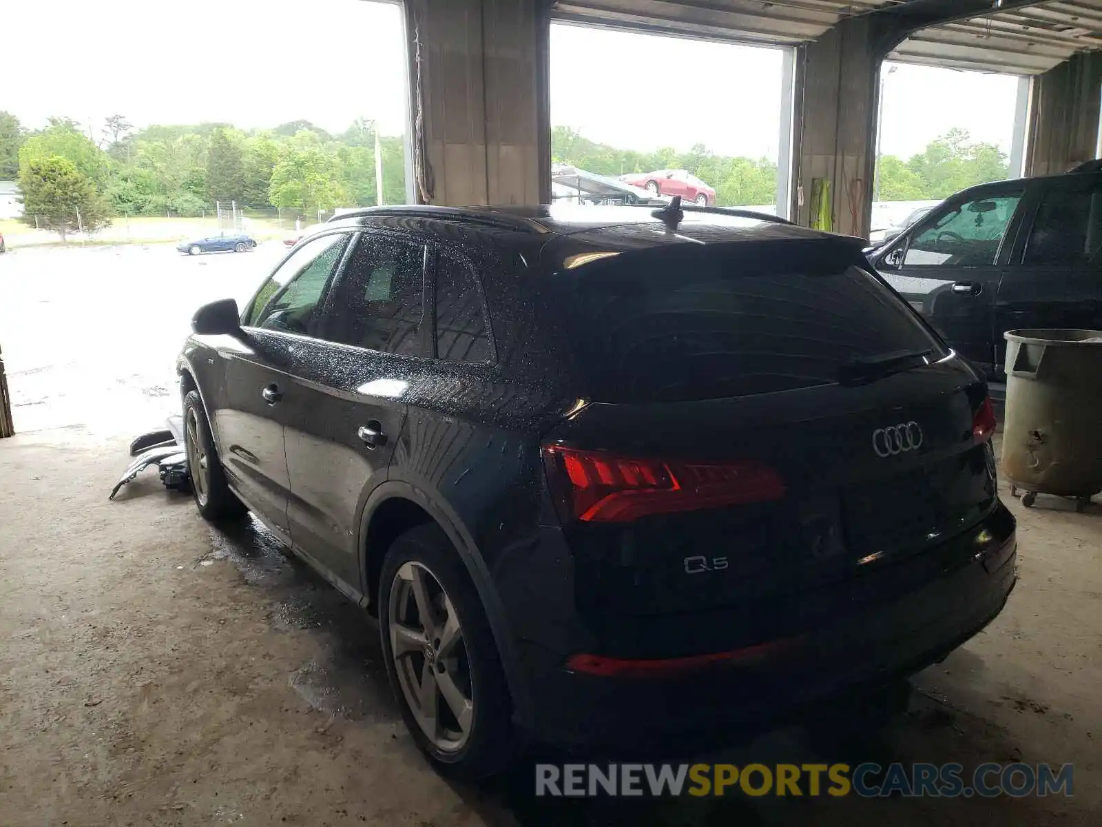 3 Photograph of a damaged car WA1ENAFY8L2105334 AUDI Q5 2020