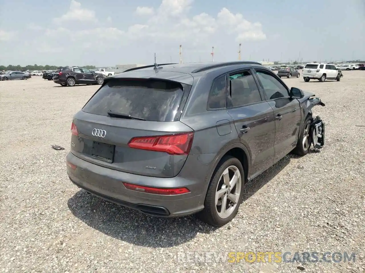 4 Photograph of a damaged car WA1ENAFYXL2116464 AUDI Q5 2020