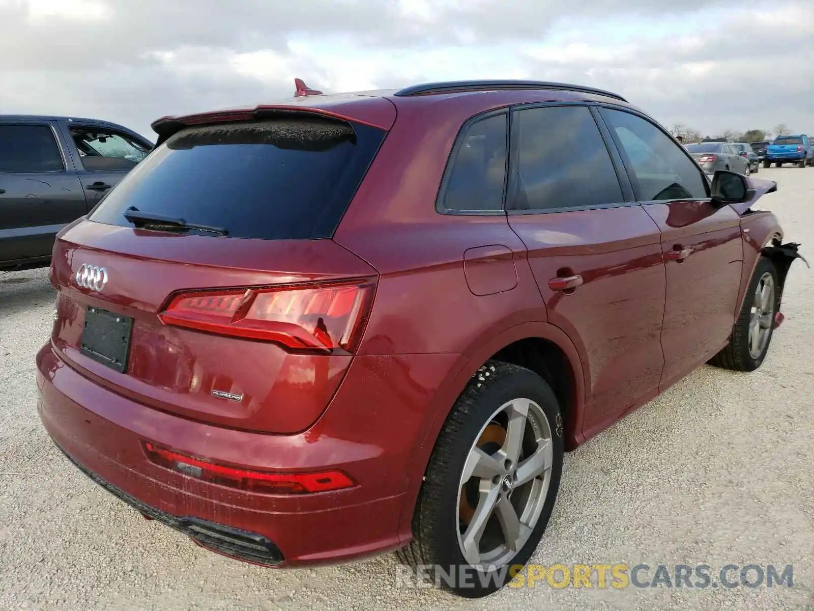 4 Photograph of a damaged car WA1FNAFY0L2101220 AUDI Q5 2020