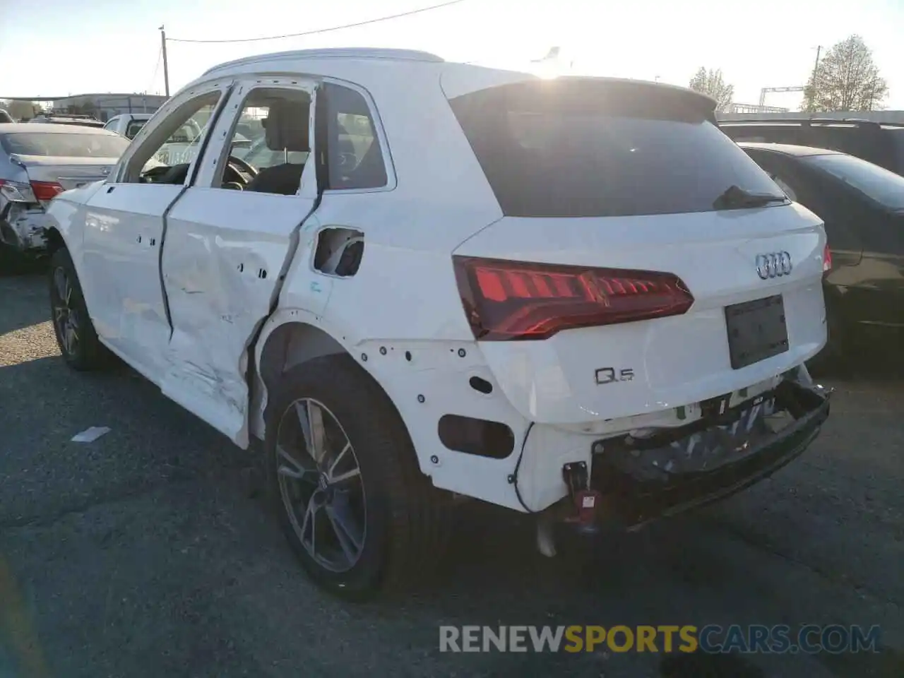 3 Photograph of a damaged car WA1G2AFY3L2048381 AUDI Q5 2020