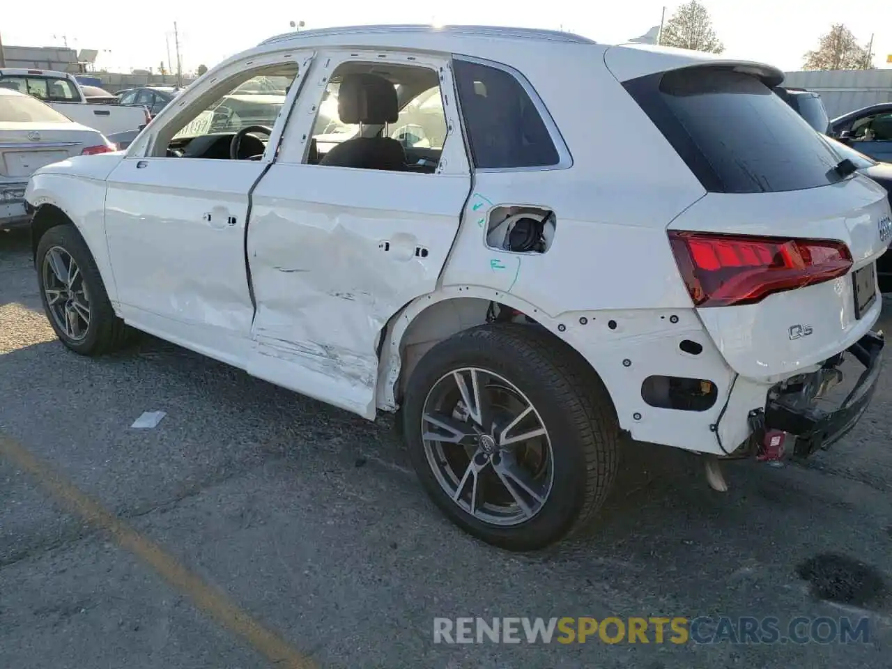 9 Photograph of a damaged car WA1G2AFY3L2048381 AUDI Q5 2020