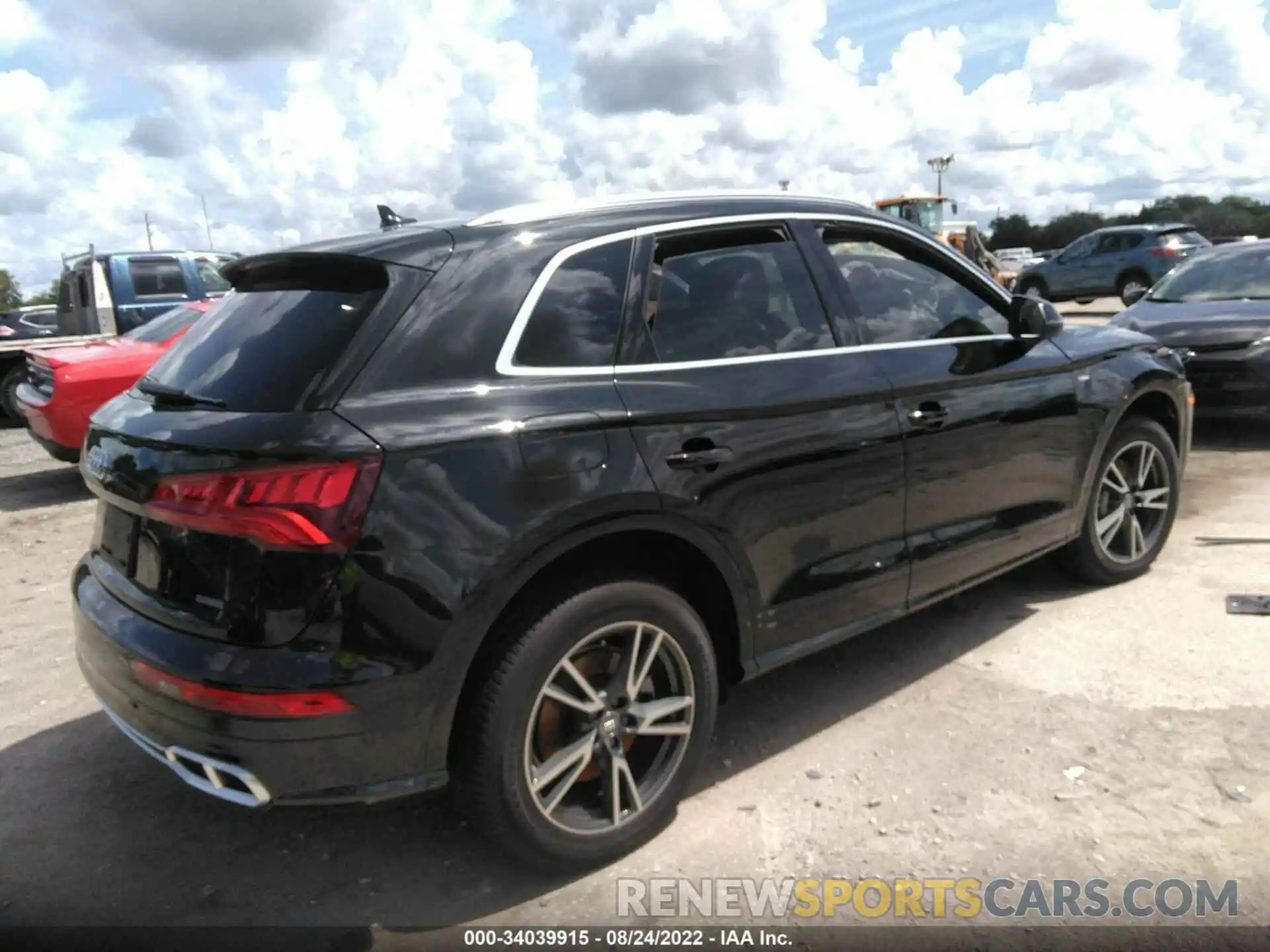 4 Photograph of a damaged car WA1G2AFY3L2048686 AUDI Q5 2020