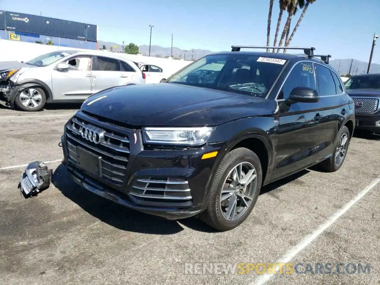 2 Photograph of a damaged car WA1G2AFYXL2077599 AUDI Q5 2020