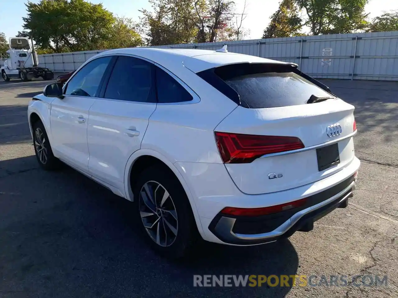 3 Photograph of a damaged car WA15AAFY0M2079924 AUDI Q5 2021