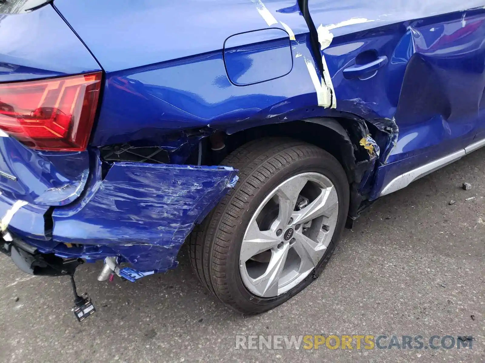 9 Photograph of a damaged car WA15AAFY5M2089249 AUDI Q5 2021