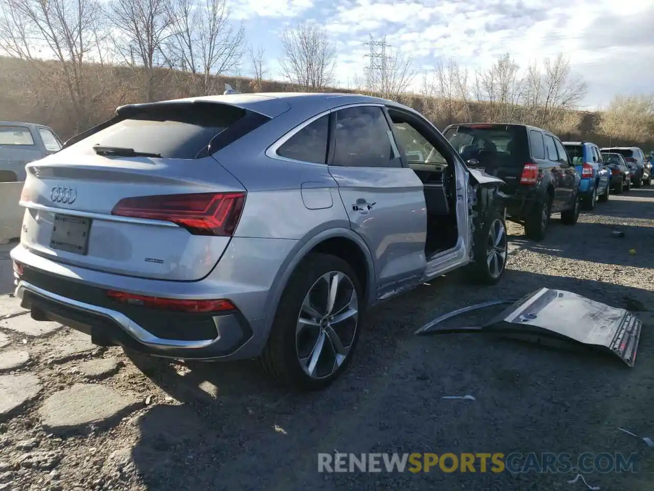 4 Photograph of a damaged car WA15AAFY7M2117682 AUDI Q5 2021