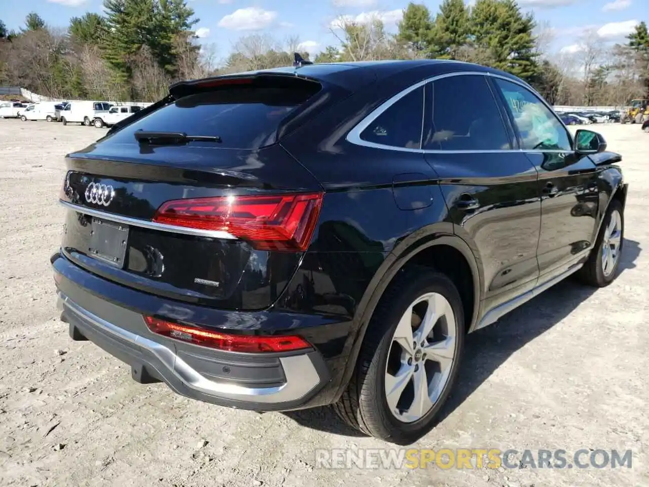 4 Photograph of a damaged car WA15AAFY8M2125290 AUDI Q5 2021