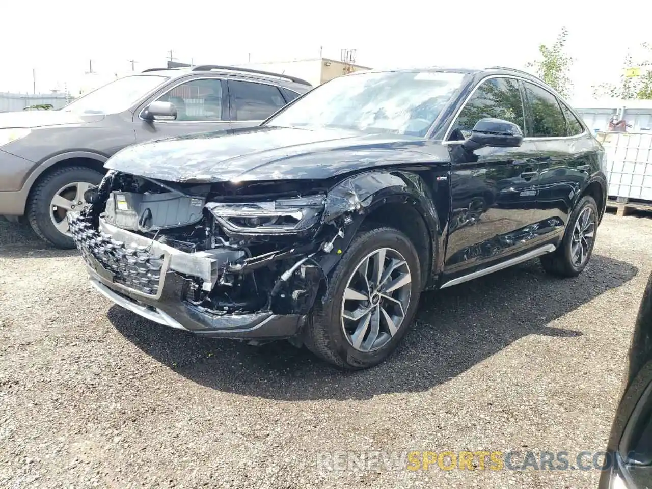 9 Photograph of a damaged car WA16AAFY6M2107634 AUDI Q5 2021