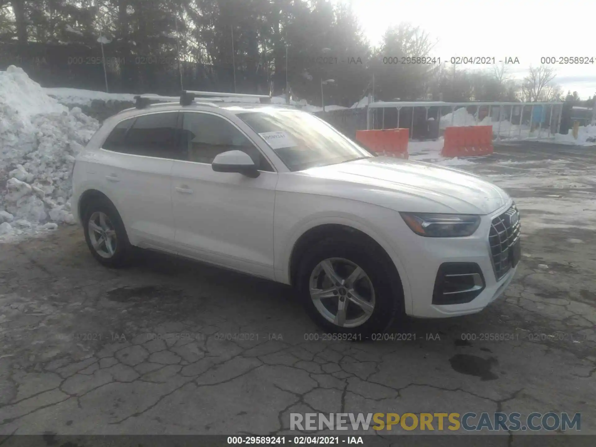 1 Photograph of a damaged car WA1AAAFY0M2002825 AUDI Q5 2021