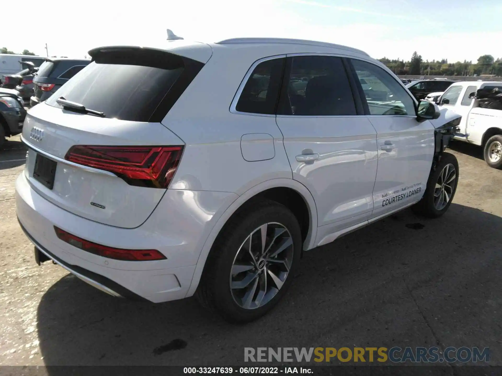 4 Photograph of a damaged car WA1AAAFY0M2024002 AUDI Q5 2021