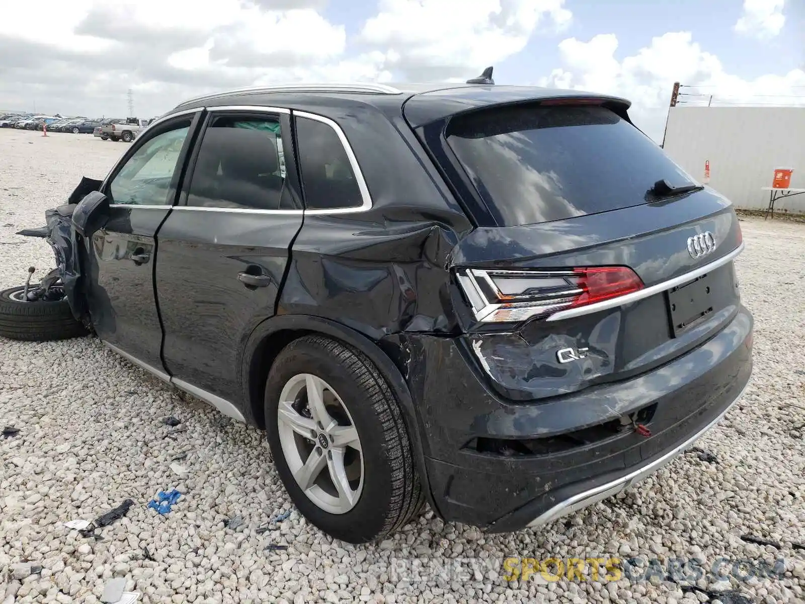 3 Photograph of a damaged car WA1AAAFY0M2067996 AUDI Q5 2021