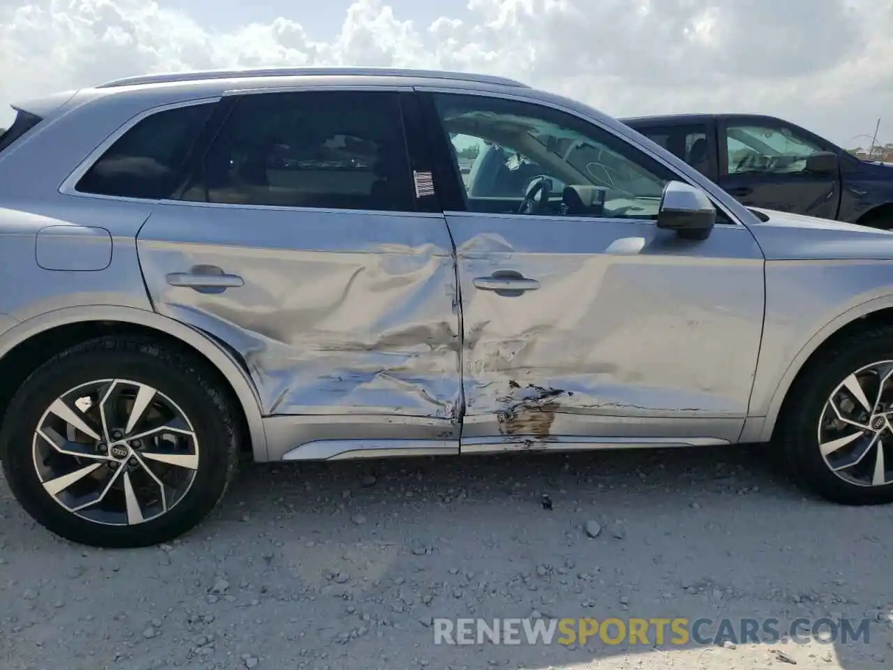 9 Photograph of a damaged car WA1AAAFY0M2073992 AUDI Q5 2021