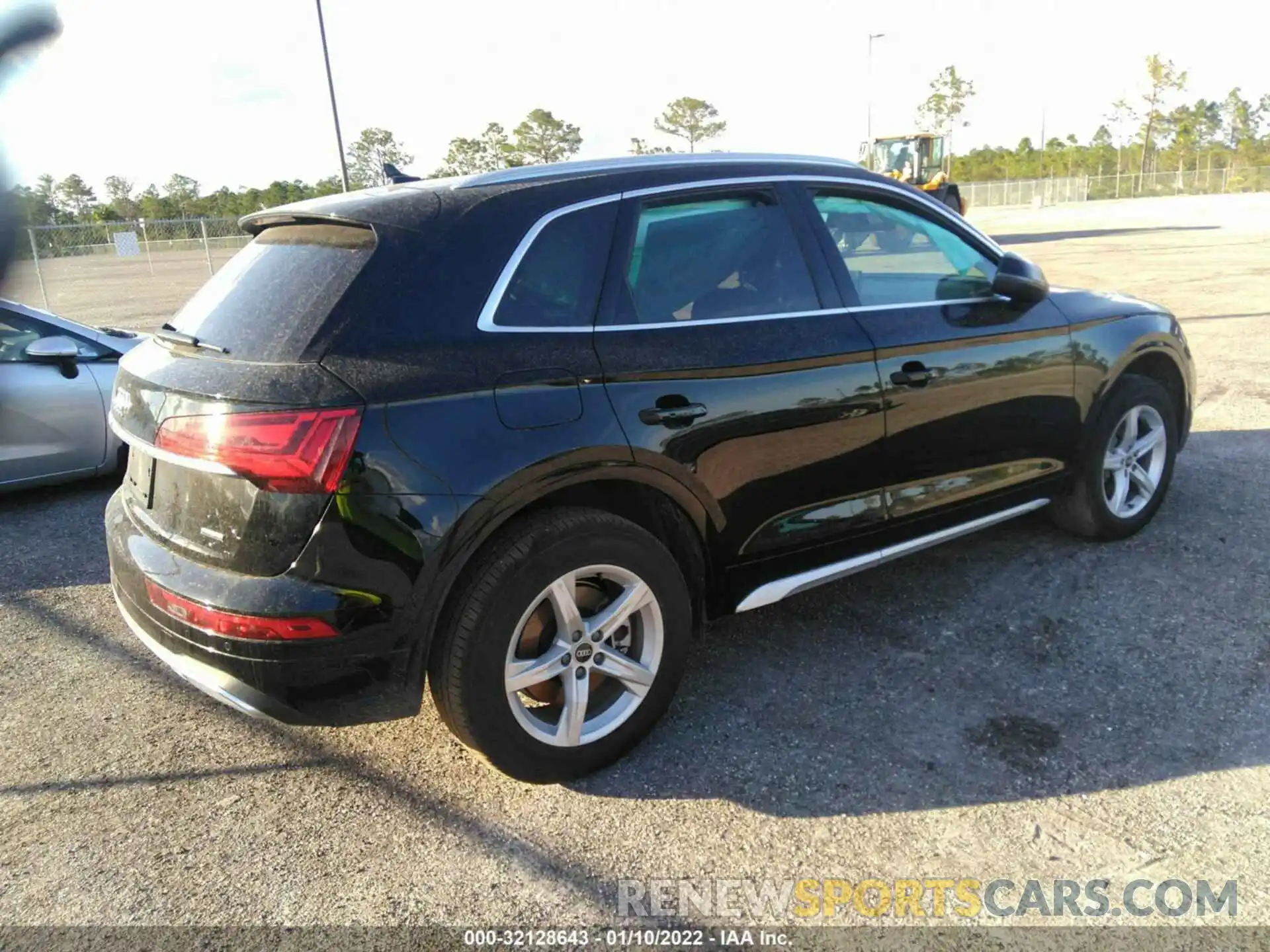 4 Photograph of a damaged car WA1AAAFY0M2078562 AUDI Q5 2021