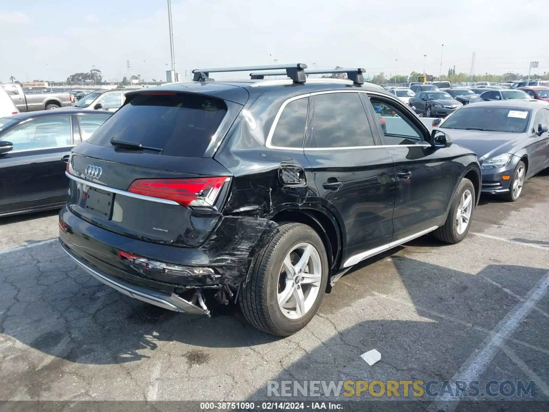 4 Photograph of a damaged car WA1AAAFY0M2127713 AUDI Q5 2021