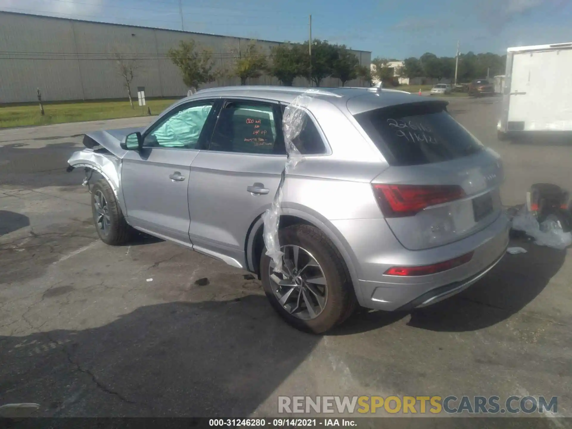 3 Фотография поврежденного автомобиля WA1AAAFY1M2101802 AUDI Q5 2021