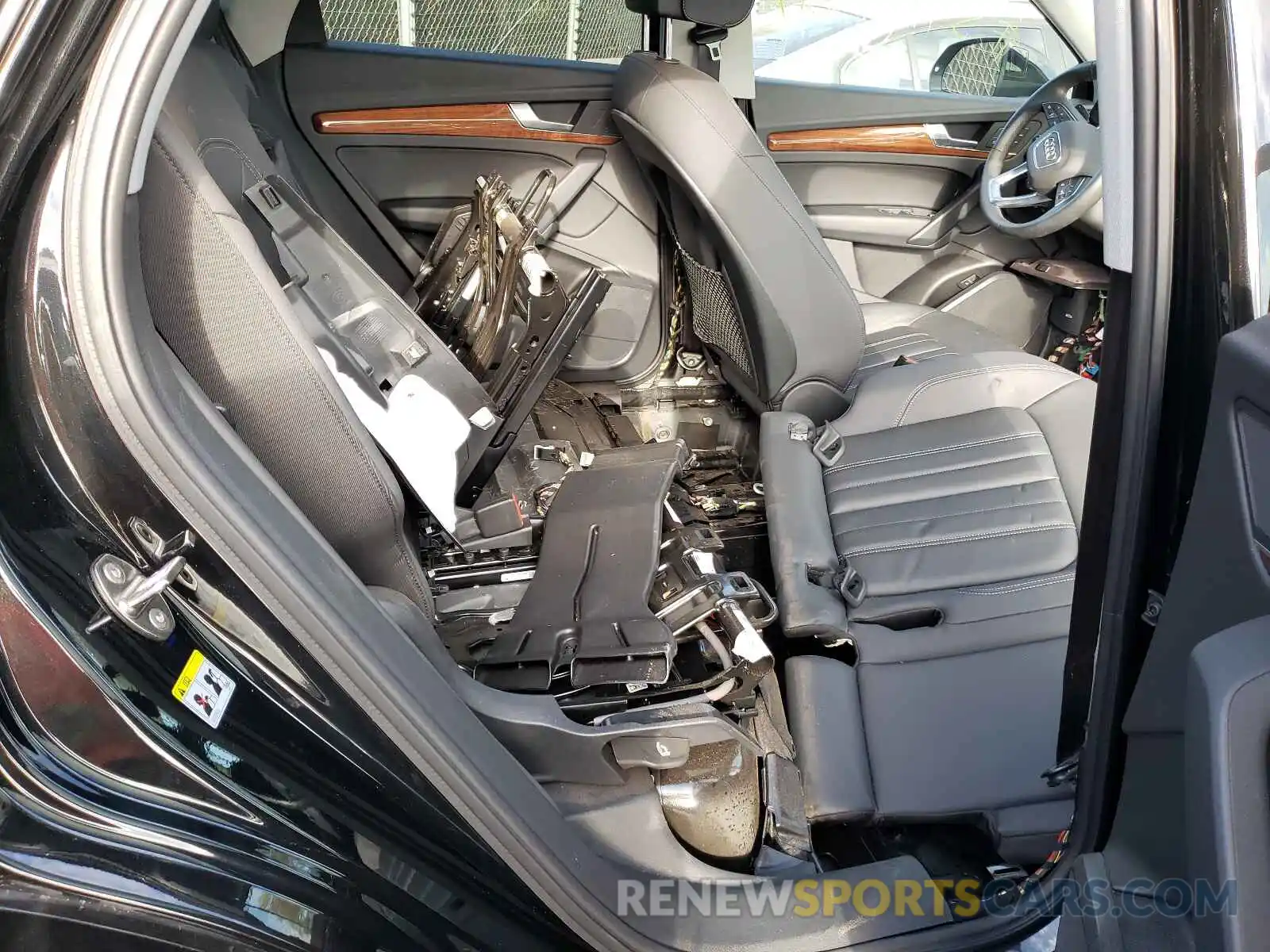 6 Photograph of a damaged car WA1AAAFY2M2019559 AUDI Q5 2021