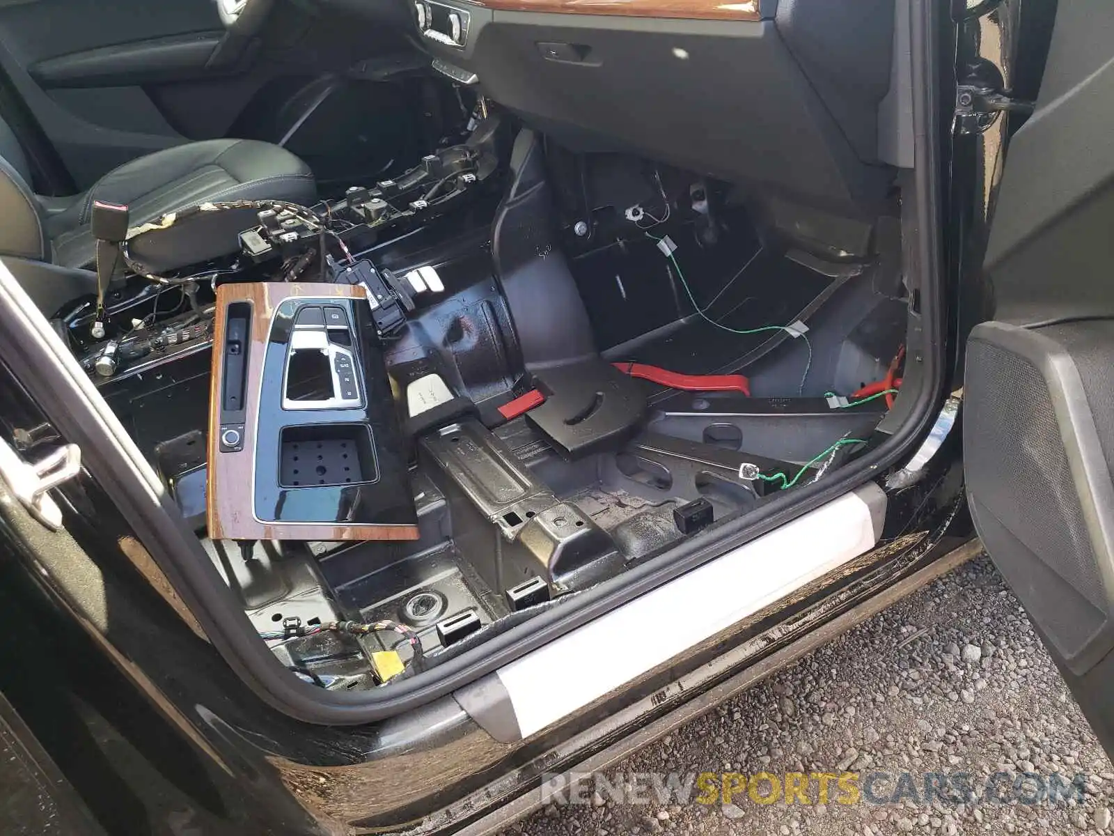 9 Photograph of a damaged car WA1AAAFY2M2019559 AUDI Q5 2021