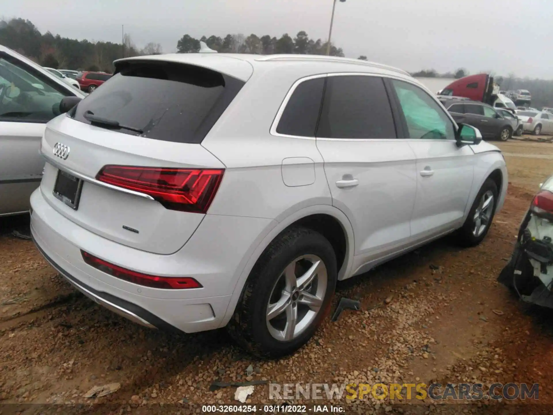 4 Photograph of a damaged car WA1AAAFY2M2020095 AUDI Q5 2021