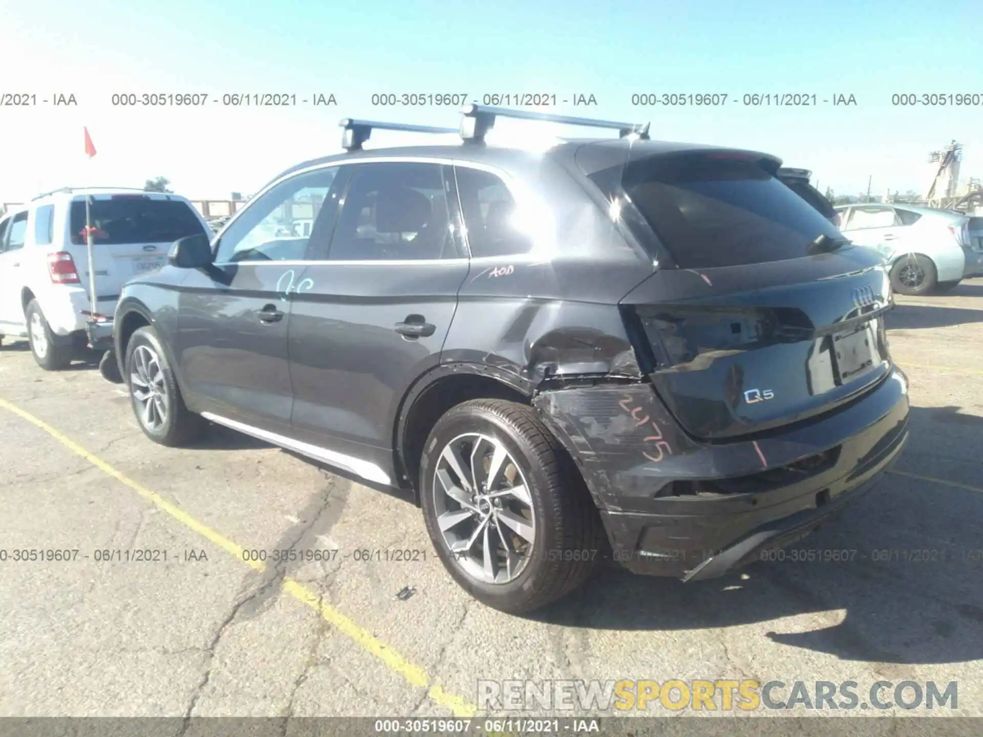 3 Photograph of a damaged car WA1AAAFY2M2033476 AUDI Q5 2021